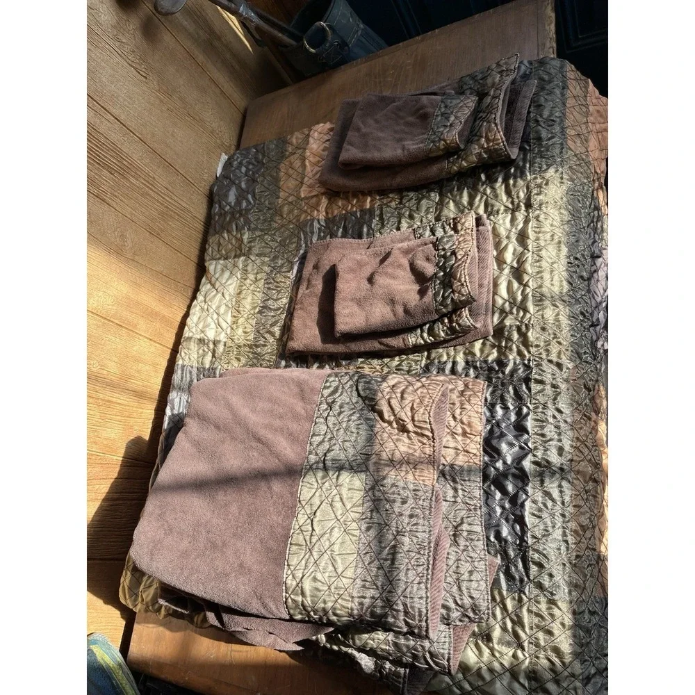Croscill Towel and Washcloth Set, and shower curtain Patchwork Quilted